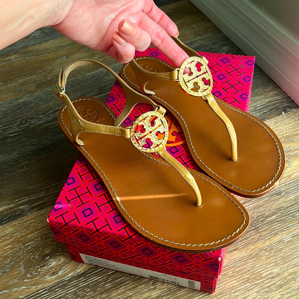 Tory Burch camellia pink thong size 9 1/2